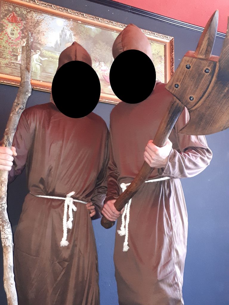 Foto von Kralle und Bombe von Die Möbelmagier der dunklen Zitadelle